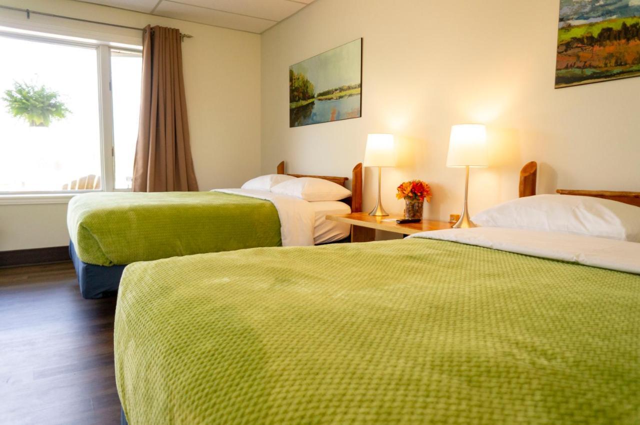Manitowaning Wayside Motel Manitoulin المظهر الخارجي الصورة
