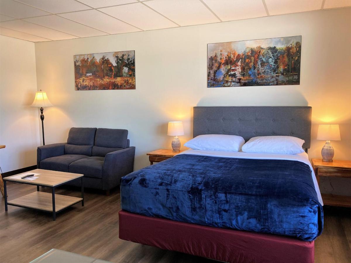 Manitowaning Wayside Motel Manitoulin المظهر الخارجي الصورة