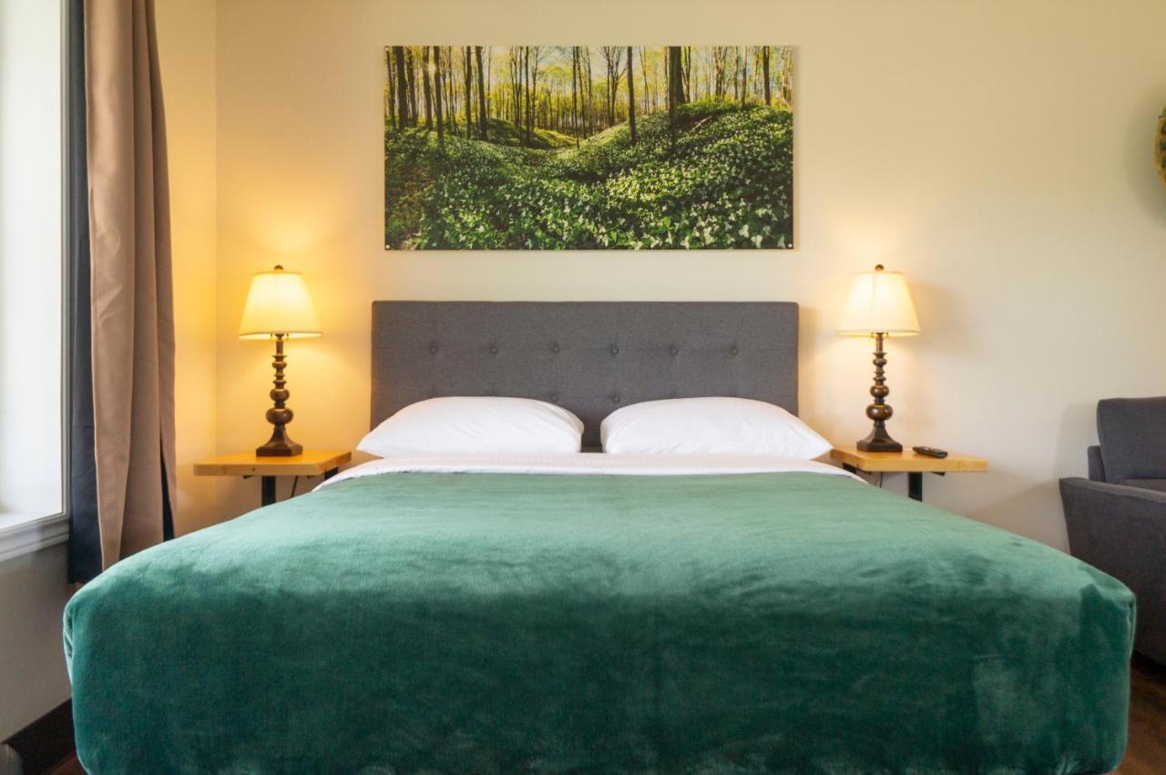 Manitowaning Wayside Motel Manitoulin المظهر الخارجي الصورة