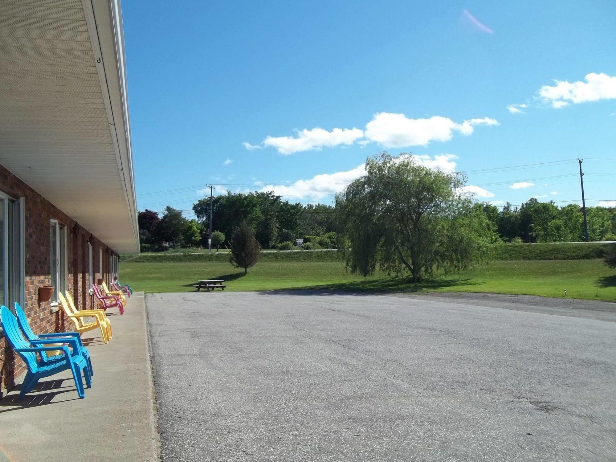 Manitowaning Wayside Motel Manitoulin المظهر الخارجي الصورة